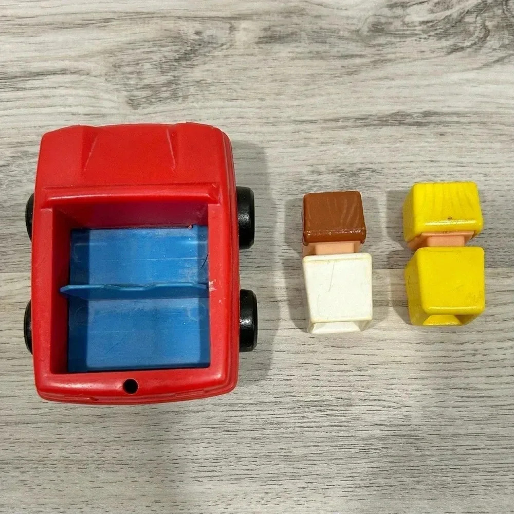 Vintage 1974 Playskool Blockhead People Toys Car With 2 Figures - Picture 3 of 7